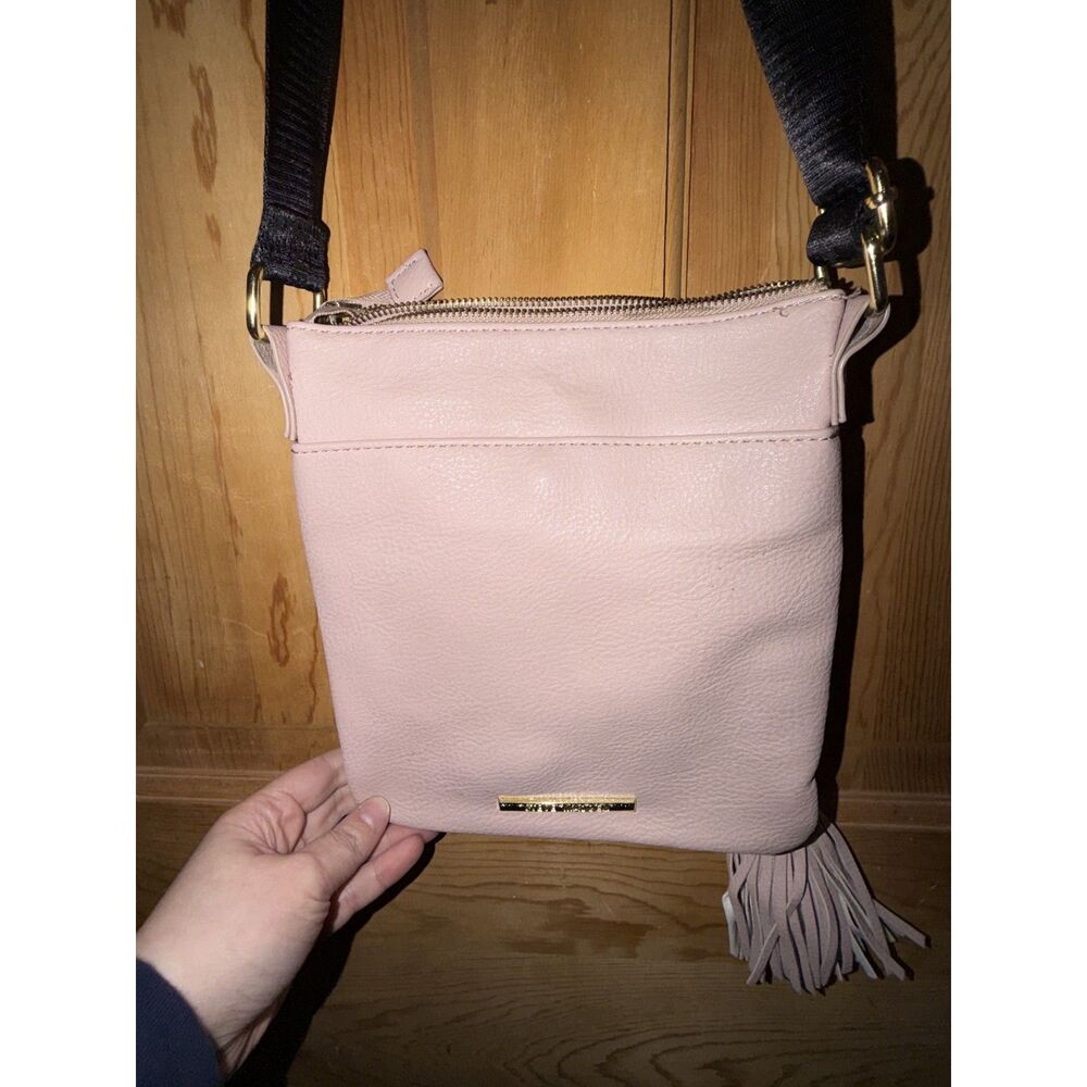 STEVE MADDEN Pale Pink BGlamm Signature Logo Crossbody Bag - Picture 3 of 3